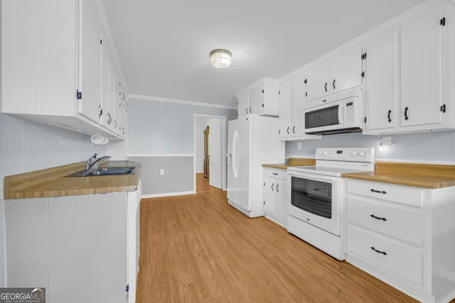 $349,900 | 303 Oak Way Drive, Eastanollee, GA 30538