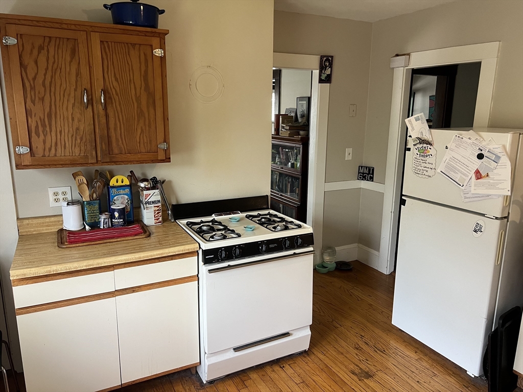 264 Robbins Street, Unit B Waltham, MA 02453 - Photo 8 of 12