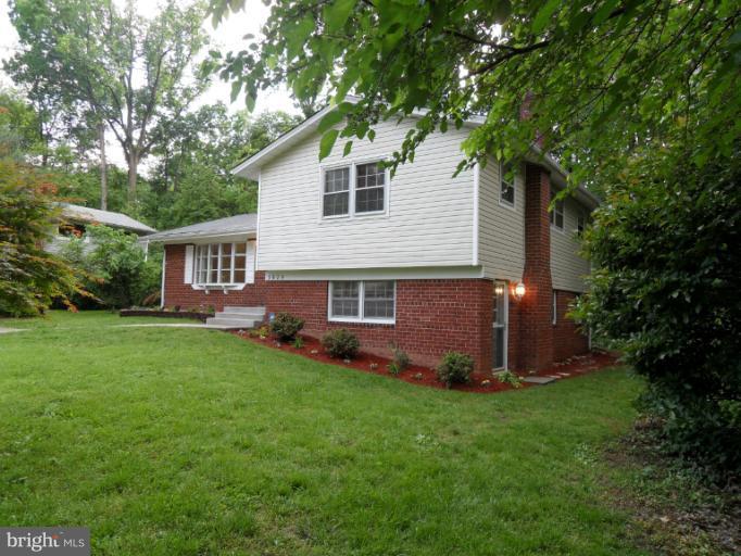 3525 Cornell Road Fairfax, VA 22030 - Photo 22 of 27 View of Chimney & Side Yard