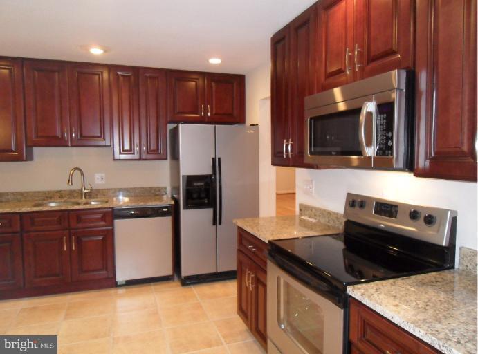 3525 Cornell Road Fairfax, VA 22030 - Photo 5 of 27 Gorgeous Granite Counters in NEW Kitchen