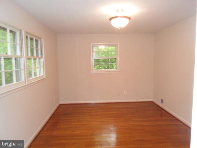 3525 Cornell Road Fairfax, VA 22030 - Photo 9 of 27 Spacious Master with Large Closet