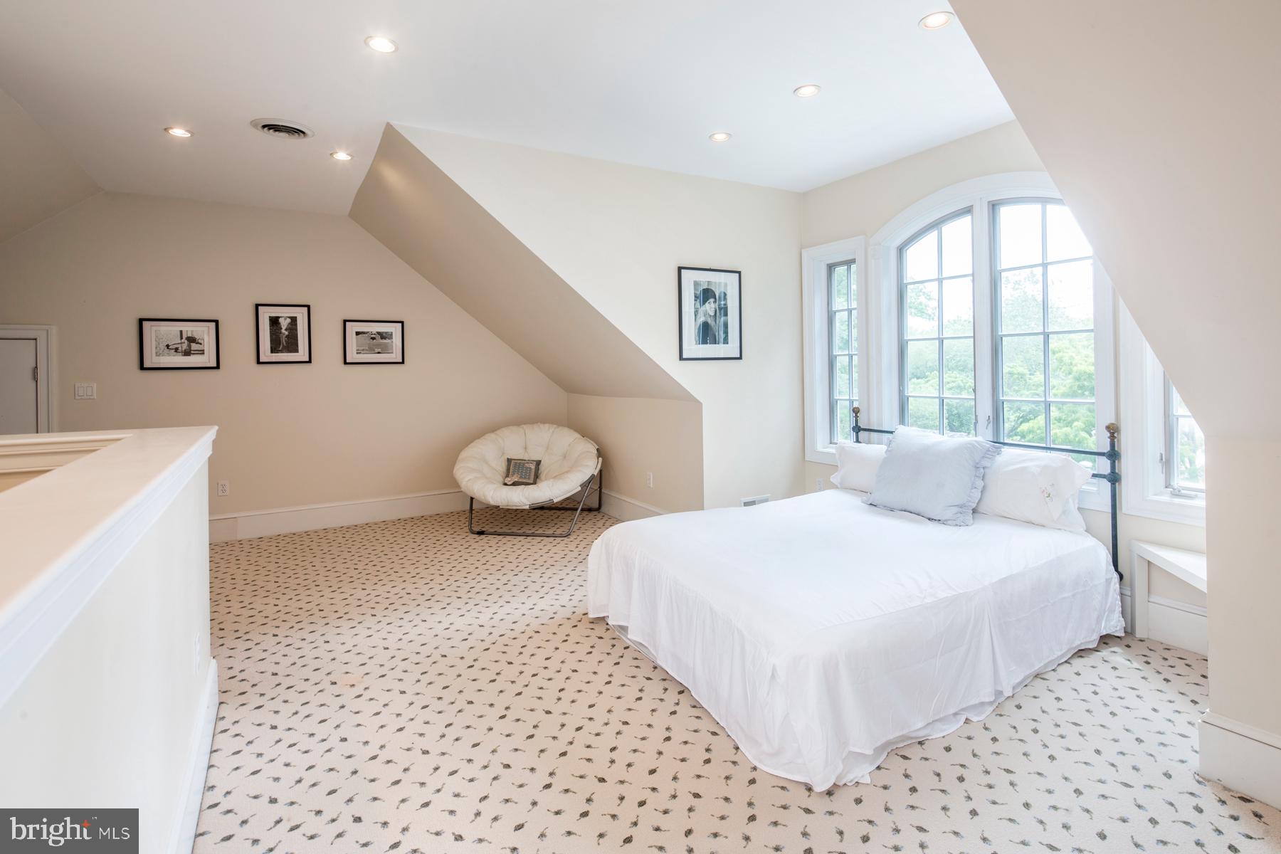 415 Conshohocken State Road Penn Valley, PA 19072 - Photo 23 of 31 3rd Level large private Bedroom with en suite bath