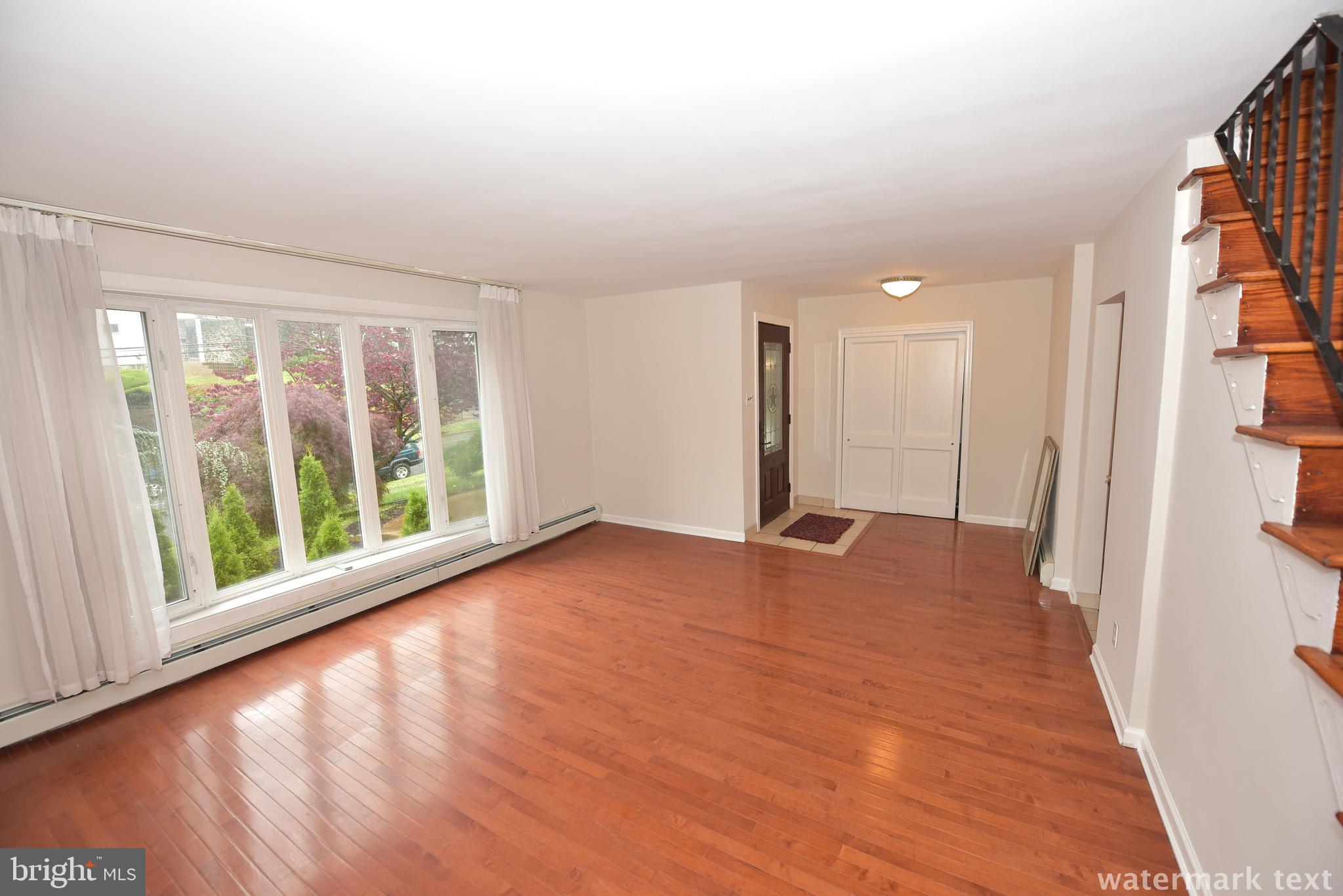 1 Colonial Road Havertown, PA 19083 - Photo 8 of 22 Living Room