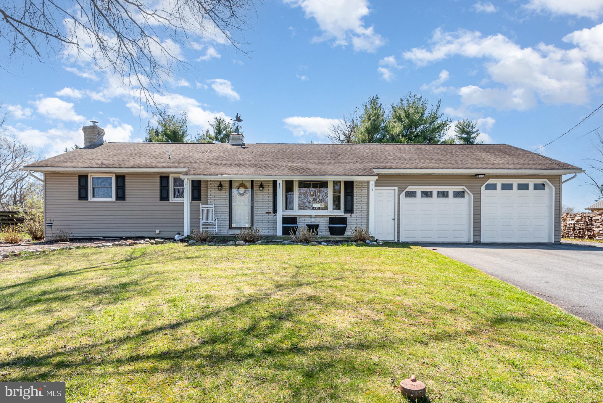 1634 Campus Road Elizabethtown, PA 17022 - Photo 1 of 32