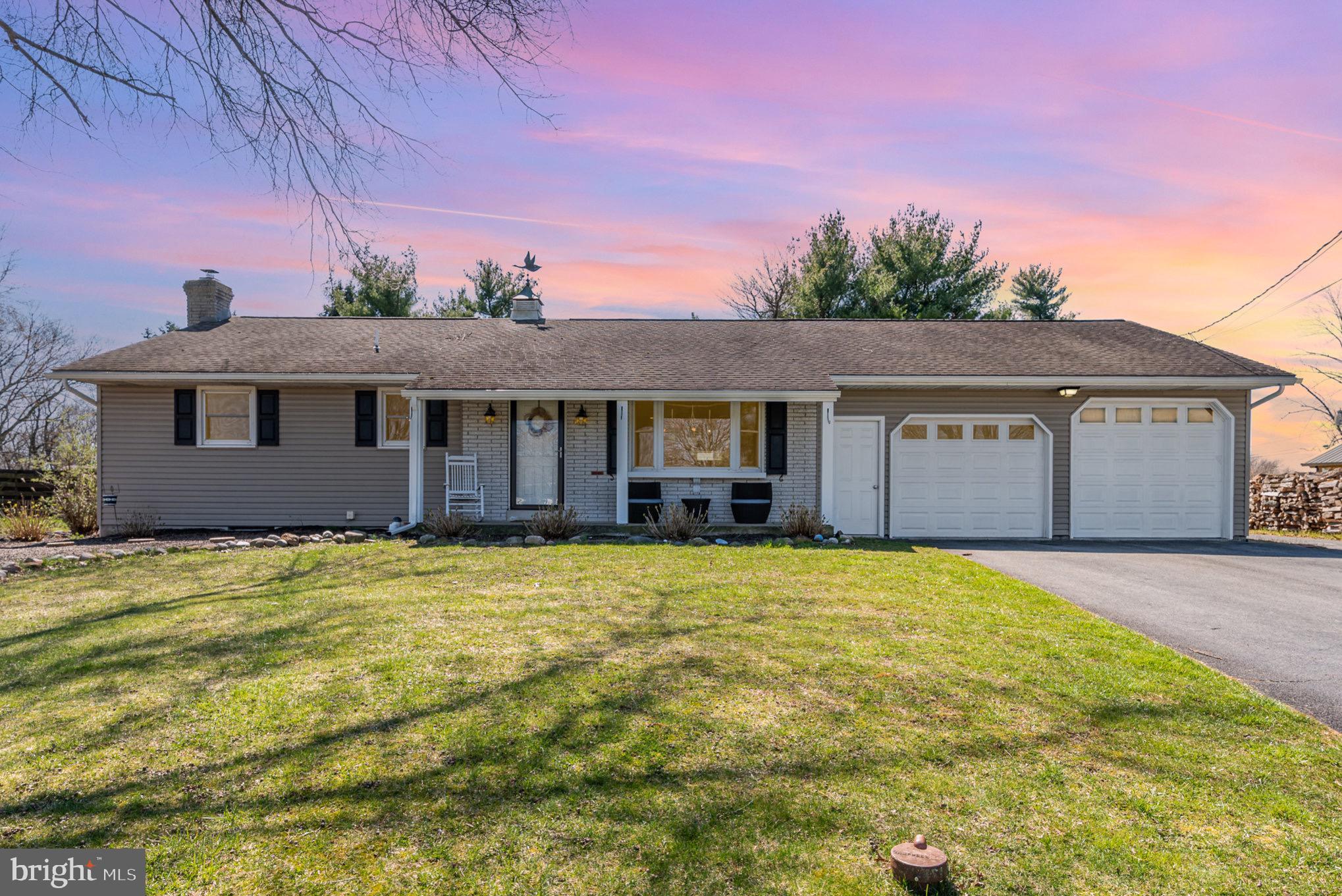 1634 Campus Road Elizabethtown, PA 17022 - Photo 2 of 32