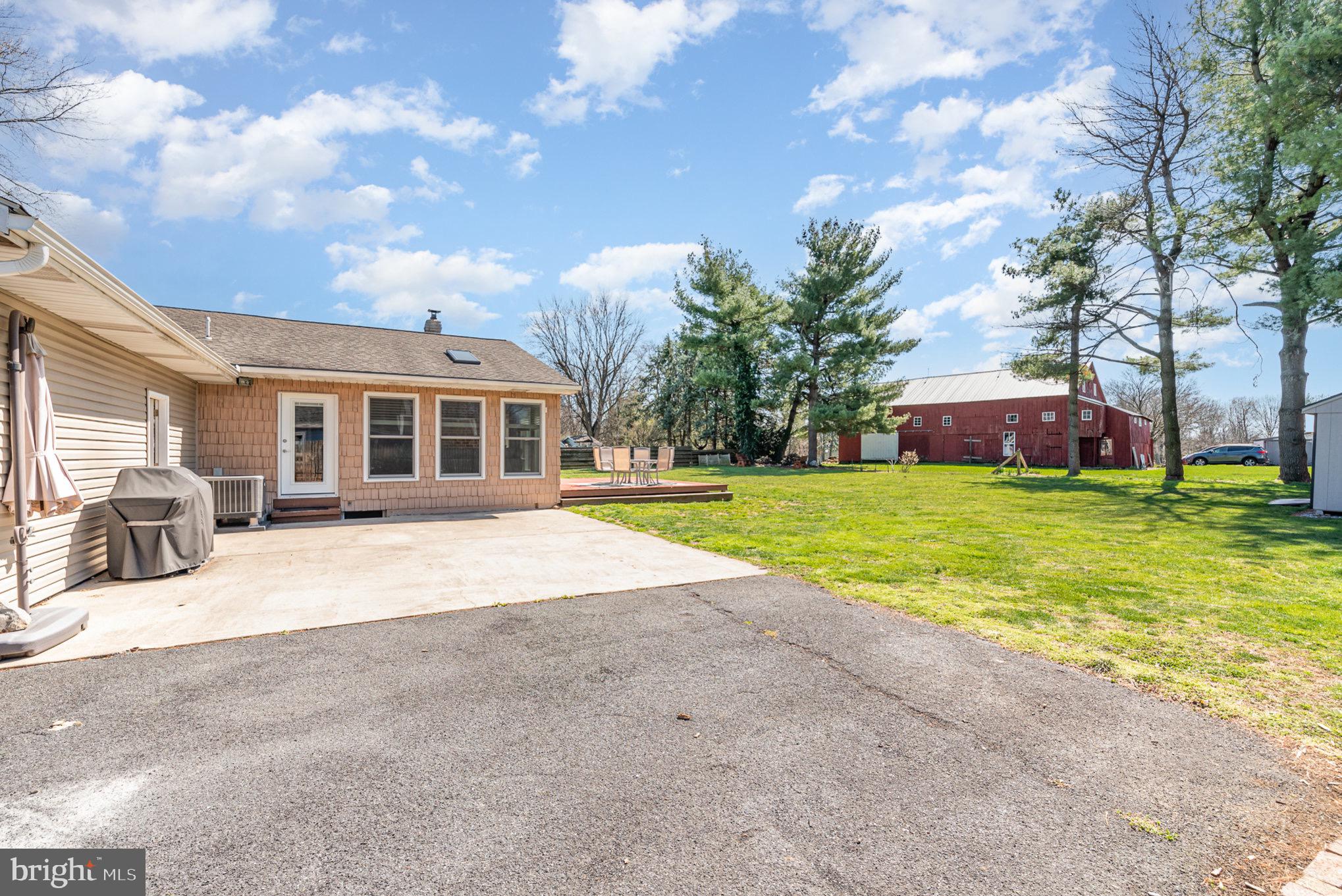 1634 Campus Road Elizabethtown, PA 17022 - Photo 8 of 32