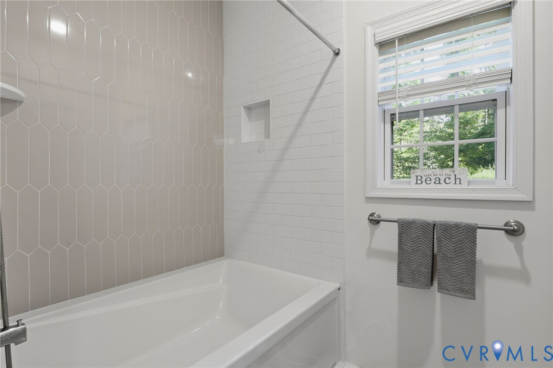 1495 Dominion Springs Road Powhatan, VA 23139 - Photo 31 of 49 large bathtub with ceramic tile