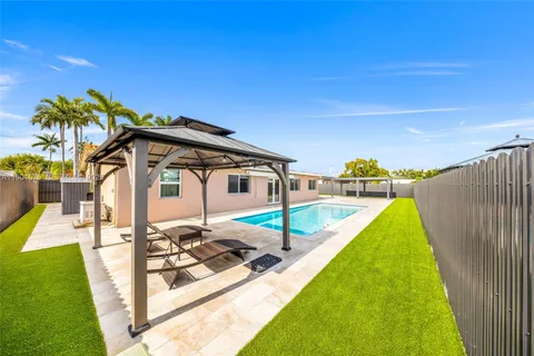 $875,000 | 10501 Southwest 126th Avenue, Miami, FL 33186