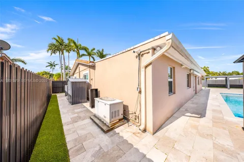 $875,000 | 10501 Southwest 126th Avenue, Miami, FL 33186