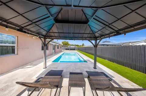 $875,000 | 10501 Southwest 126th Avenue, Miami, FL 33186