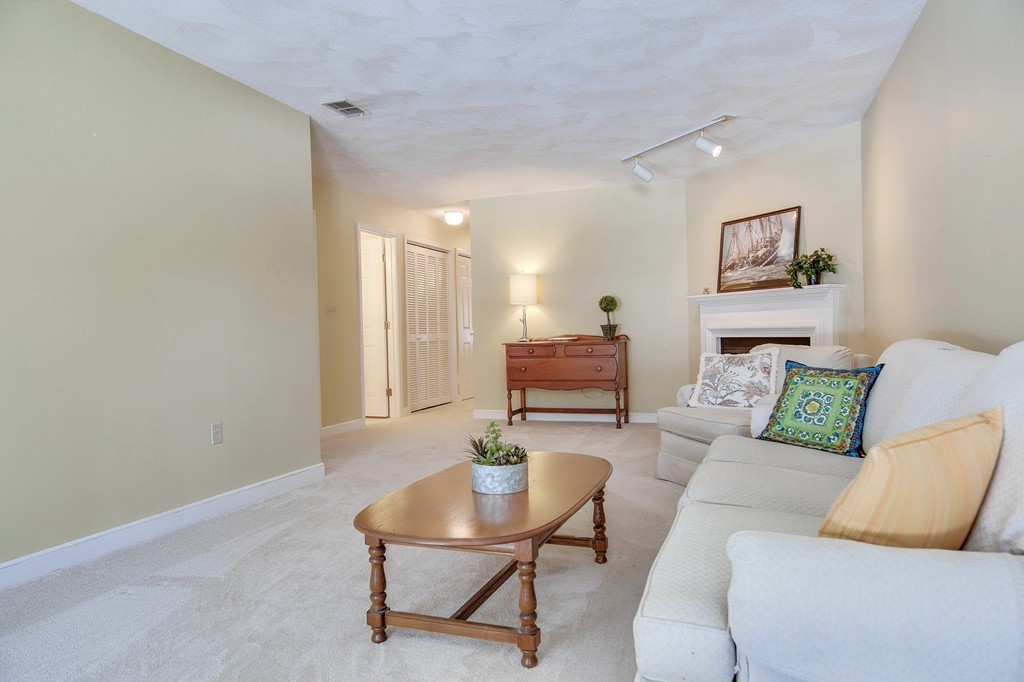 75 Page Road, Unit 6 Bedford, MA 01730 - Photo 2 of 17 Gallery Image 2