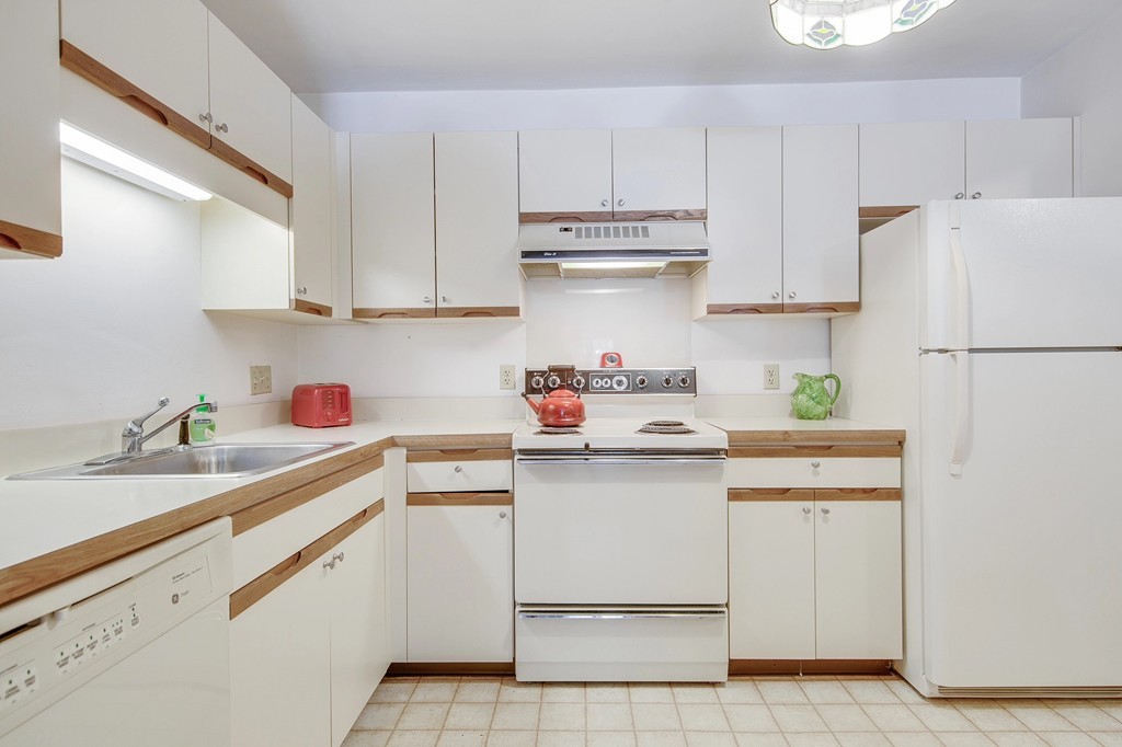 75 Page Road, Unit 6 Bedford, MA 01730 - Photo 8 of 17 Gallery Image 8