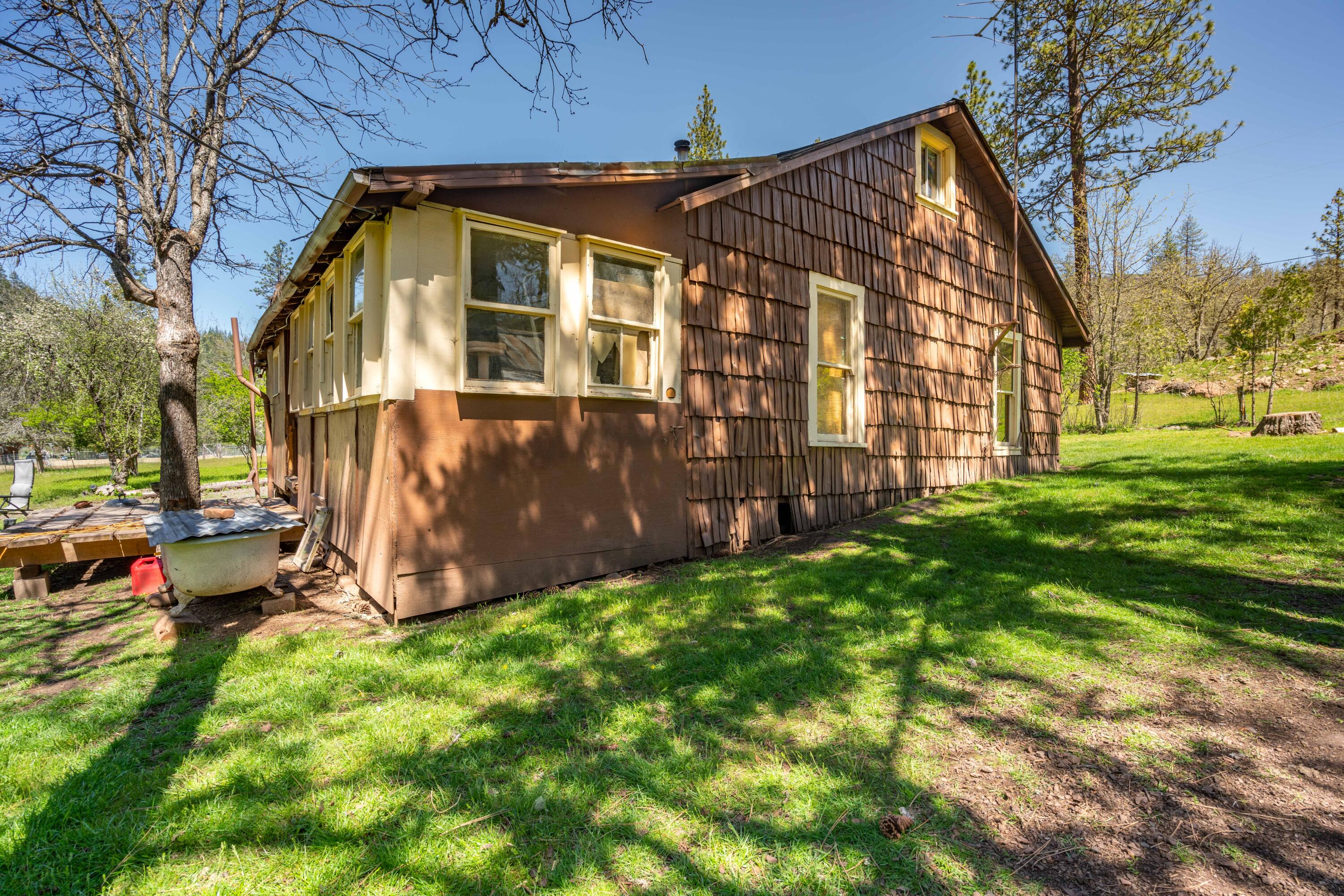 12366 East Antelope Road Eagle Point, OR 97524 - Photo 11 of 39 Antelope-11