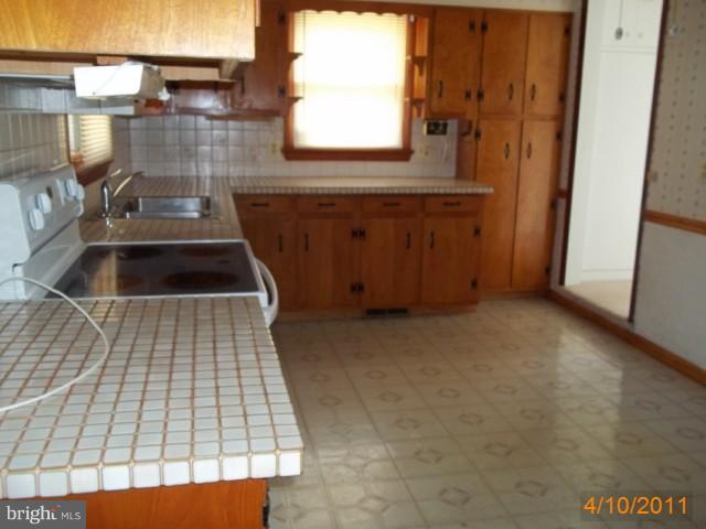 627 Andrews Road Aberdeen, MD 21001 - Photo 6 of 8 Kitchen