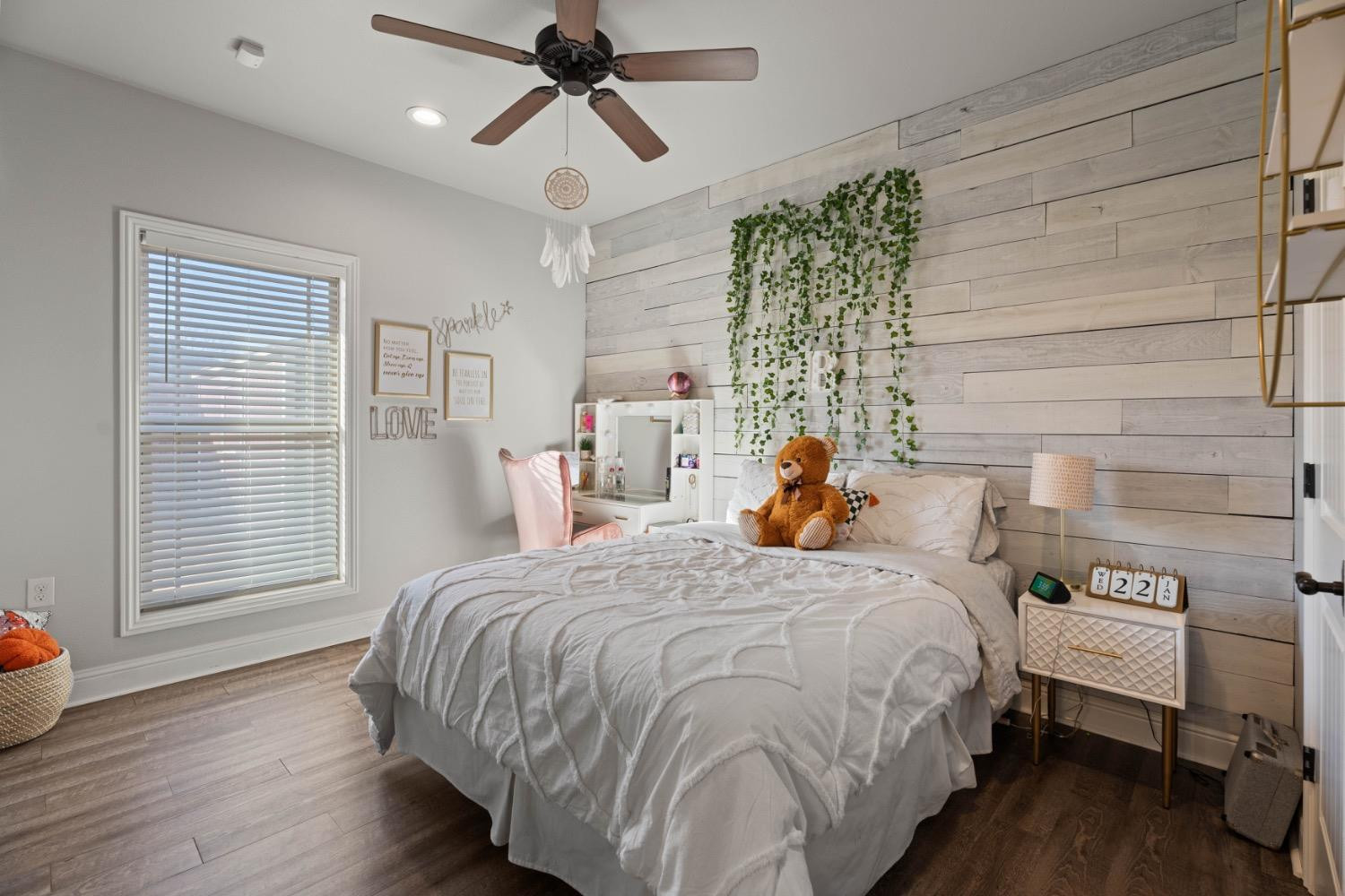 813 Avenue T Shallowater, TX 79363 - Photo 26 of 36 a bed room with a bed and a window