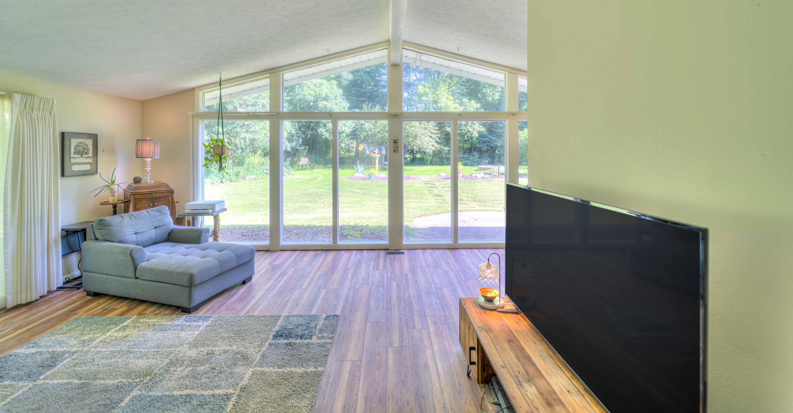 1844 North Walmont Road Jackson, MI 49203 - Photo 9 of 40 1844 N Walmont 26