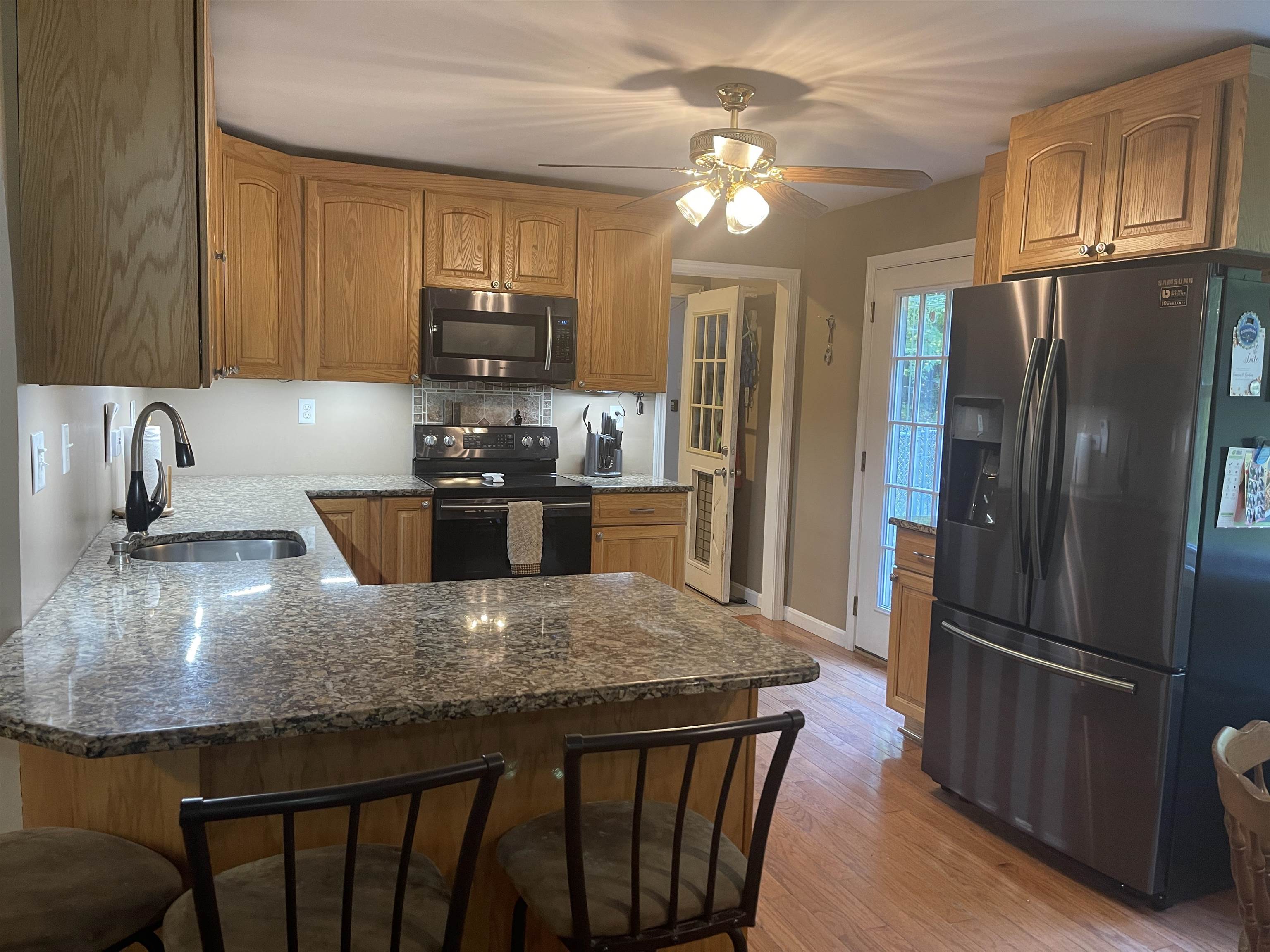 22 Roblin Road Bedford, NH 03110 - Photo 5 of 26