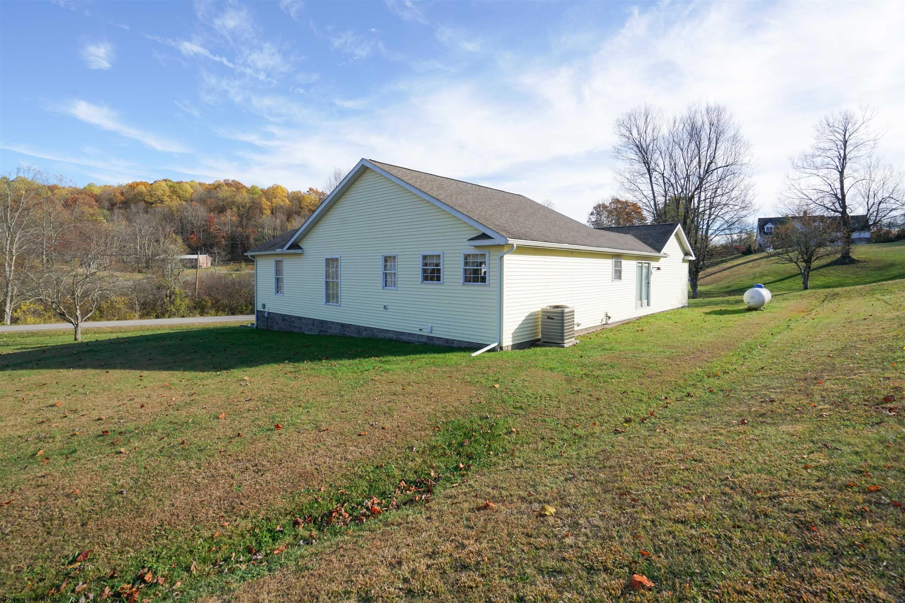 101 Foxmoor Road Belington, WV 26250 - Photo 8 of 42 Gallery Image 8