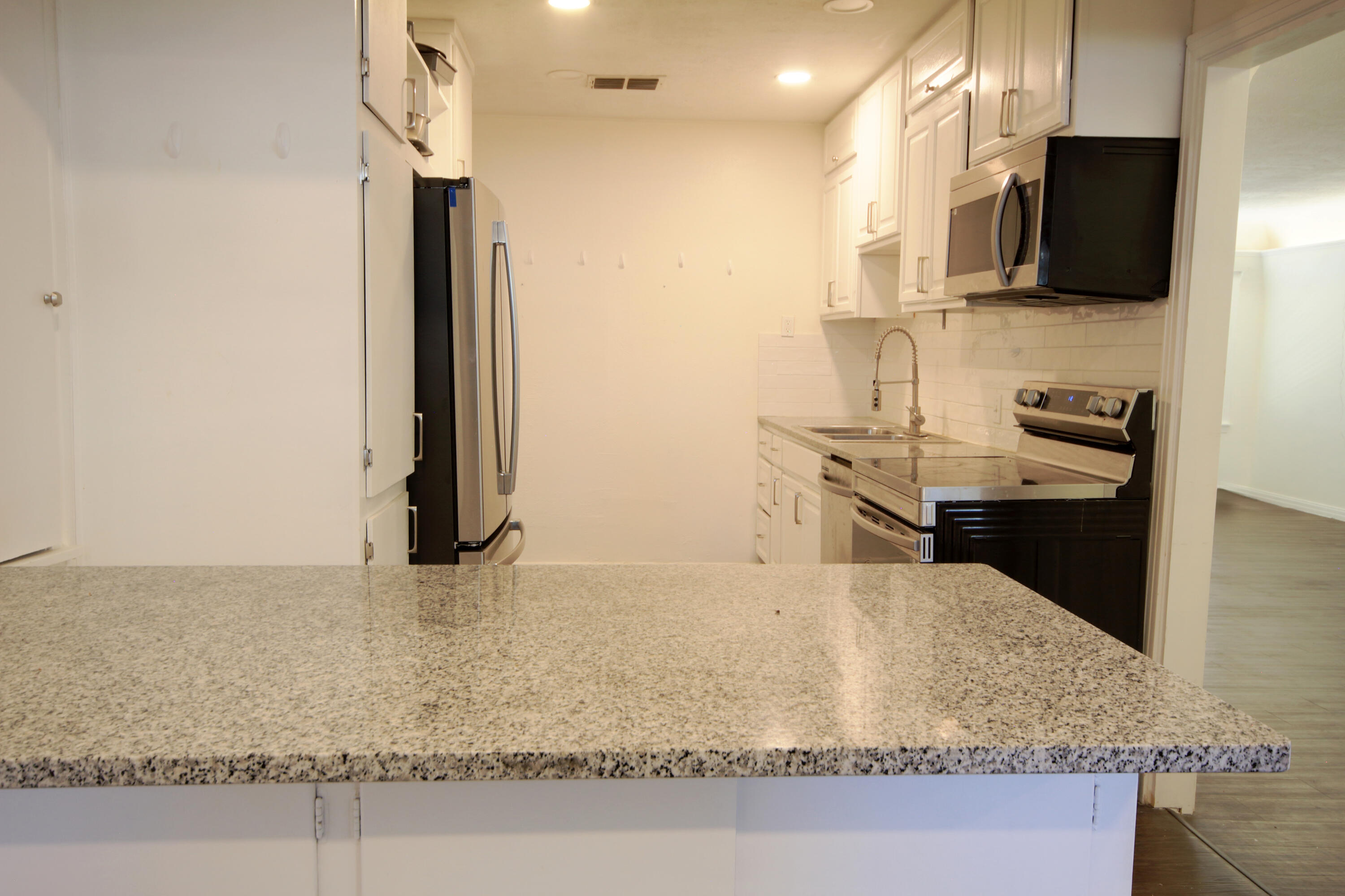 3104 29th Street Lubbock, TX 79410 - Photo 4 of 16 kitchen