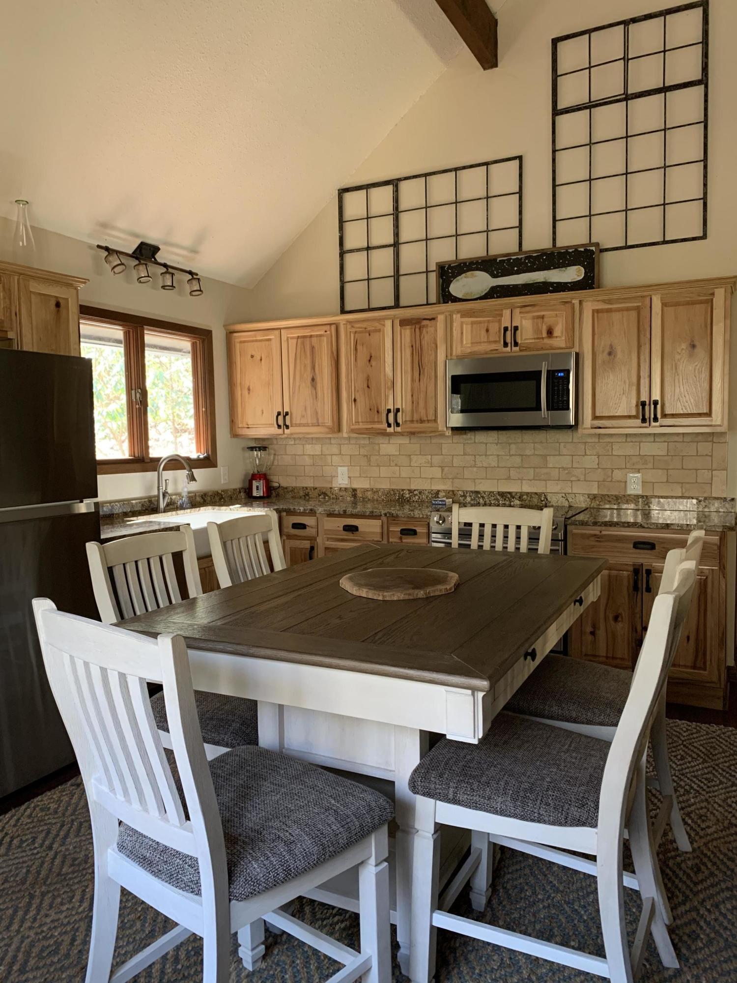 2006 Chilhowee Loop Walland, TN 37886 - Photo 3 of 25 Eat In Kitchen