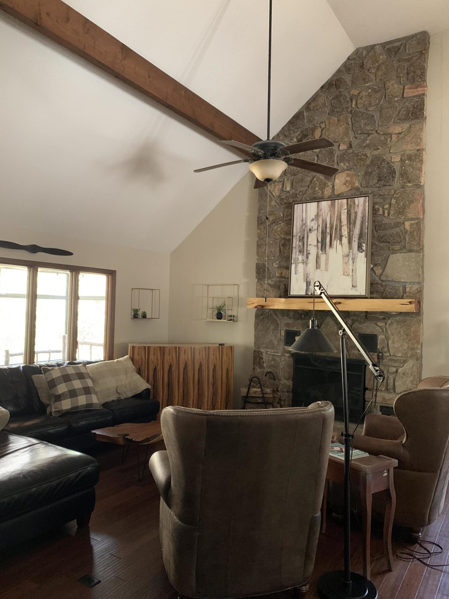 2006 Chilhowee Loop Walland, TN 37886 - Photo 8 of 25 Living Area