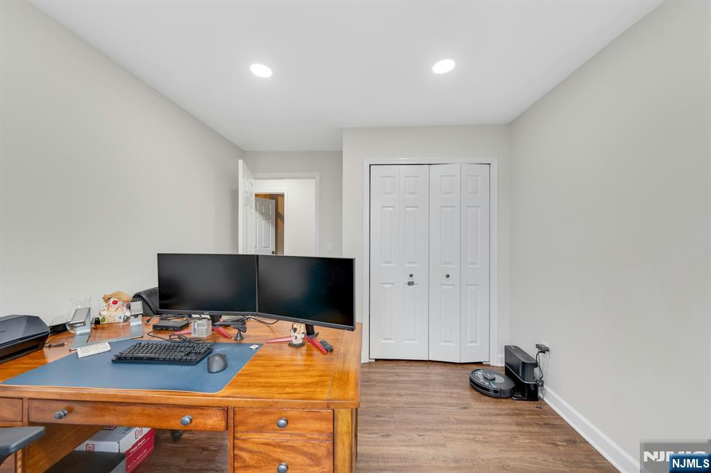 994 Boxwood Court Mahwah, NJ 07430 - Photo 13 of 27