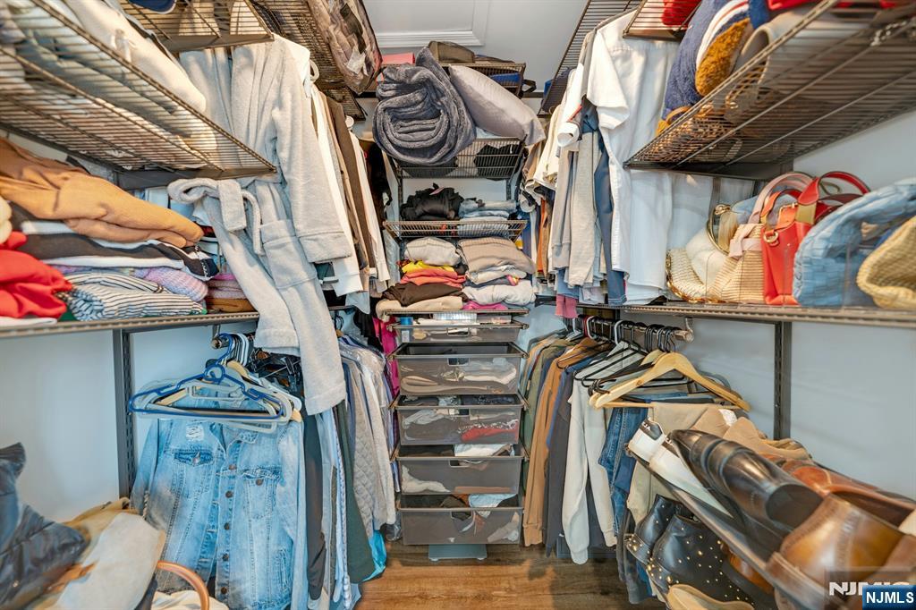 994 Boxwood Court Mahwah, NJ 07430 - Photo 16 of 27