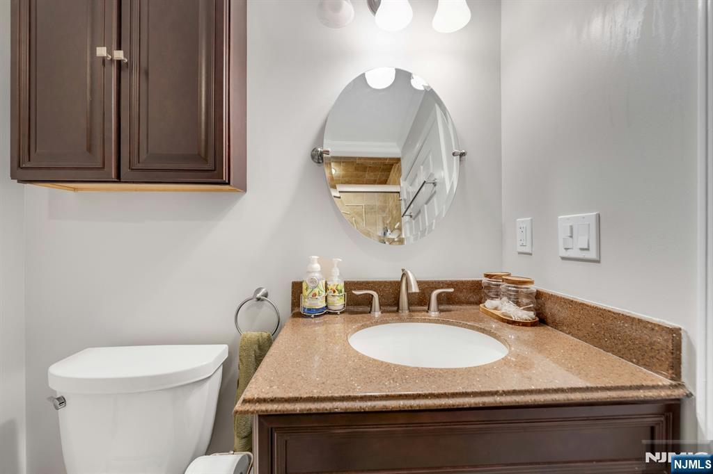 994 Boxwood Court Mahwah, NJ 07430 - Photo 17 of 27