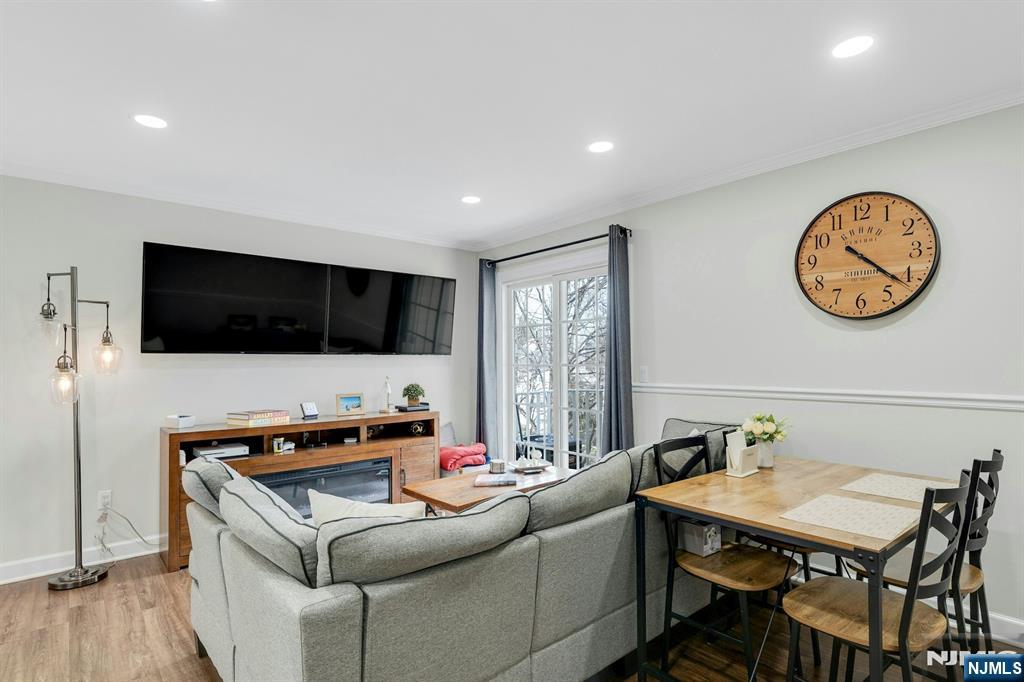 994 Boxwood Court Mahwah, NJ 07430 - Photo 4 of 27