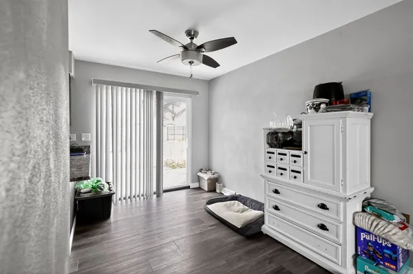 a view of livingroom with furniture and windows