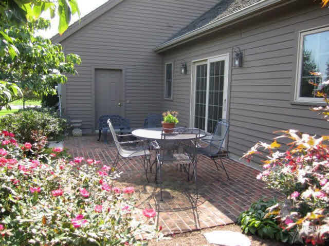 204 Hunters Ridge Auburn, IN 46706 - Photo 14 of 16 Gallery Image 14