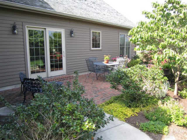 204 Hunters Ridge Auburn, IN 46706 - Photo 3 of 16 Gallery Image 3