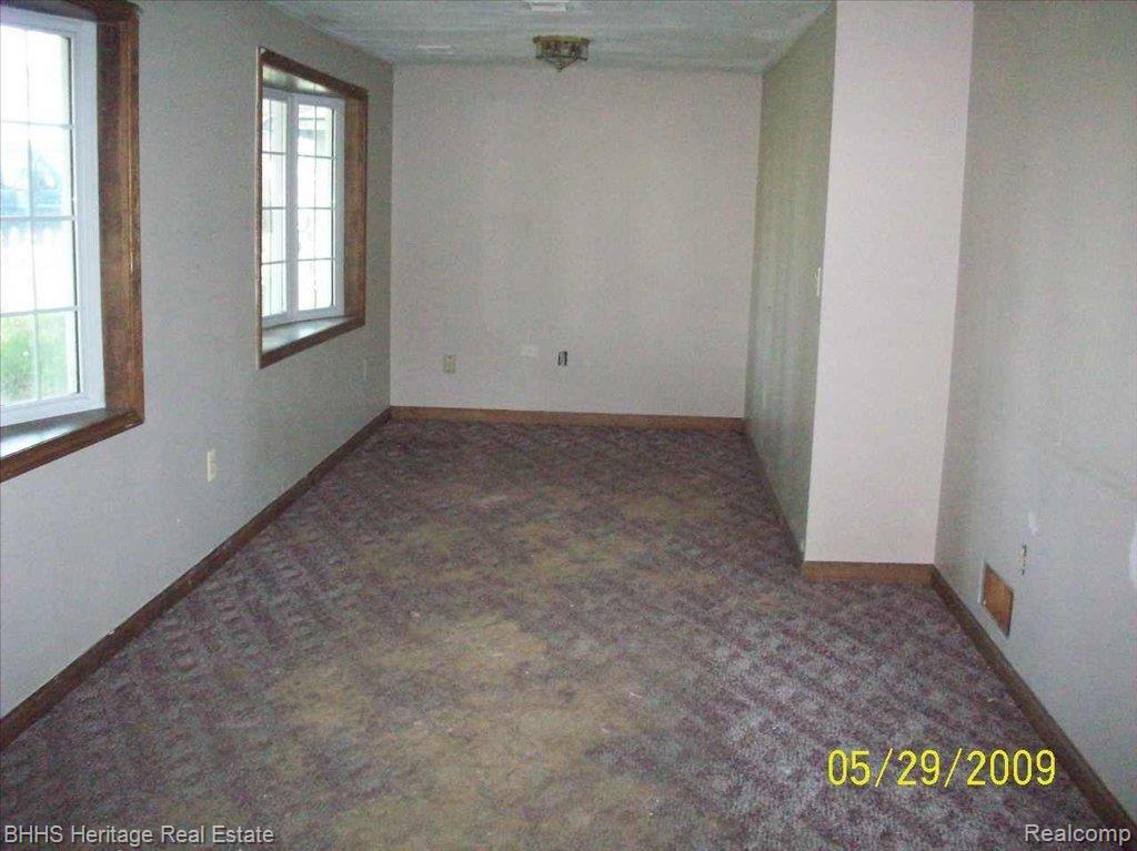 3764 Cedar Point Howell, MI 48843 - Photo 2 of 10 living room
