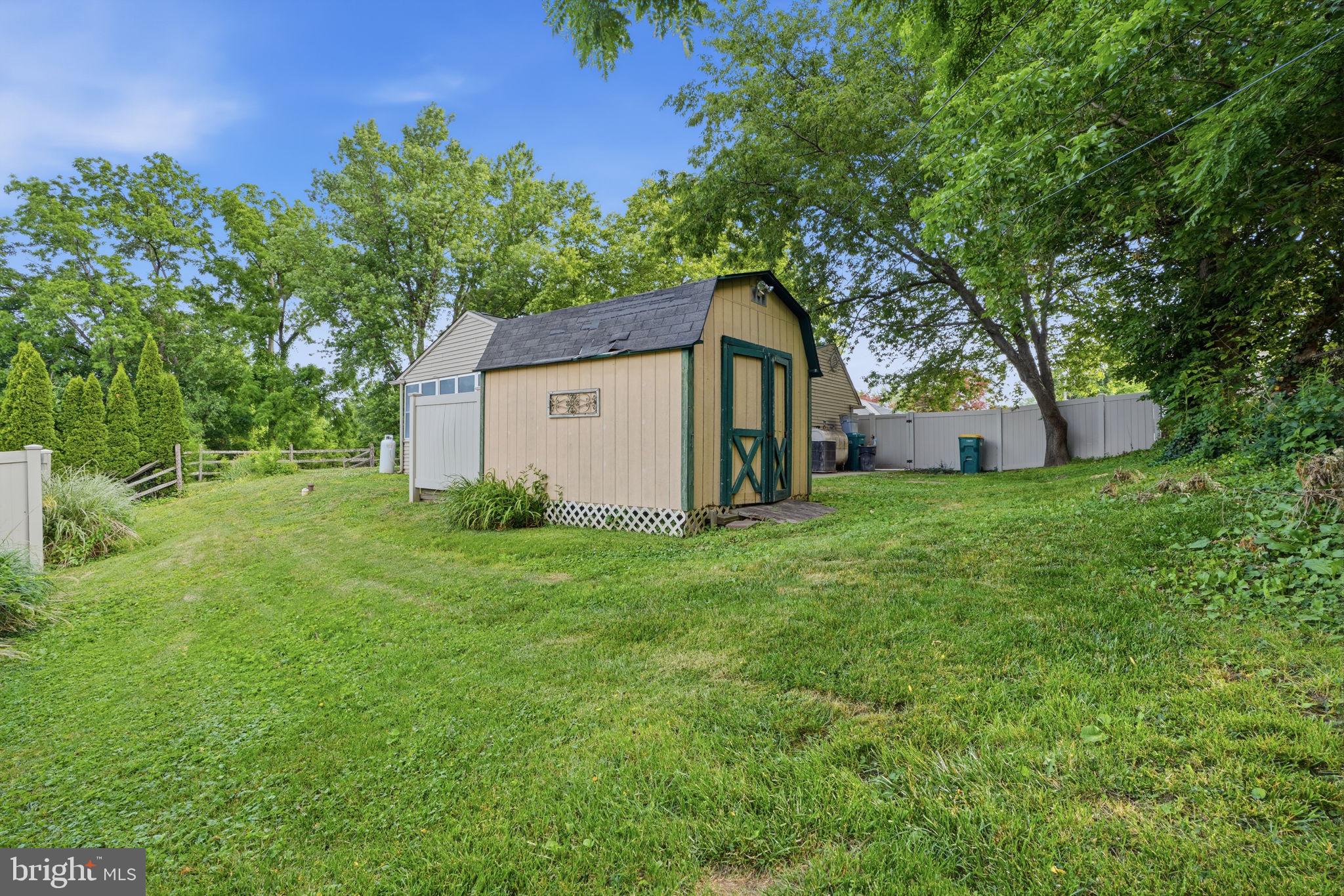 2 Quay Road Levittown, PA 19057 - Photo 26 of 32