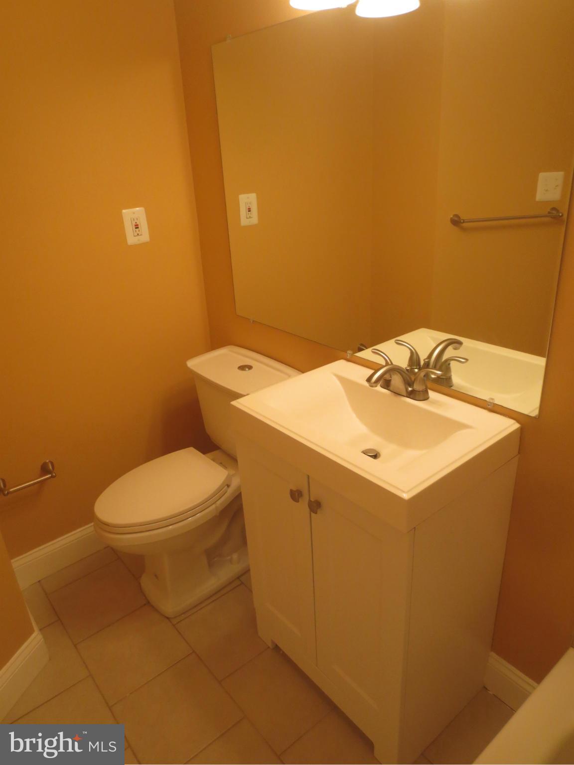 900 Kevin Road Baltimore, MD 21229 - Photo 22 of 25 Bath