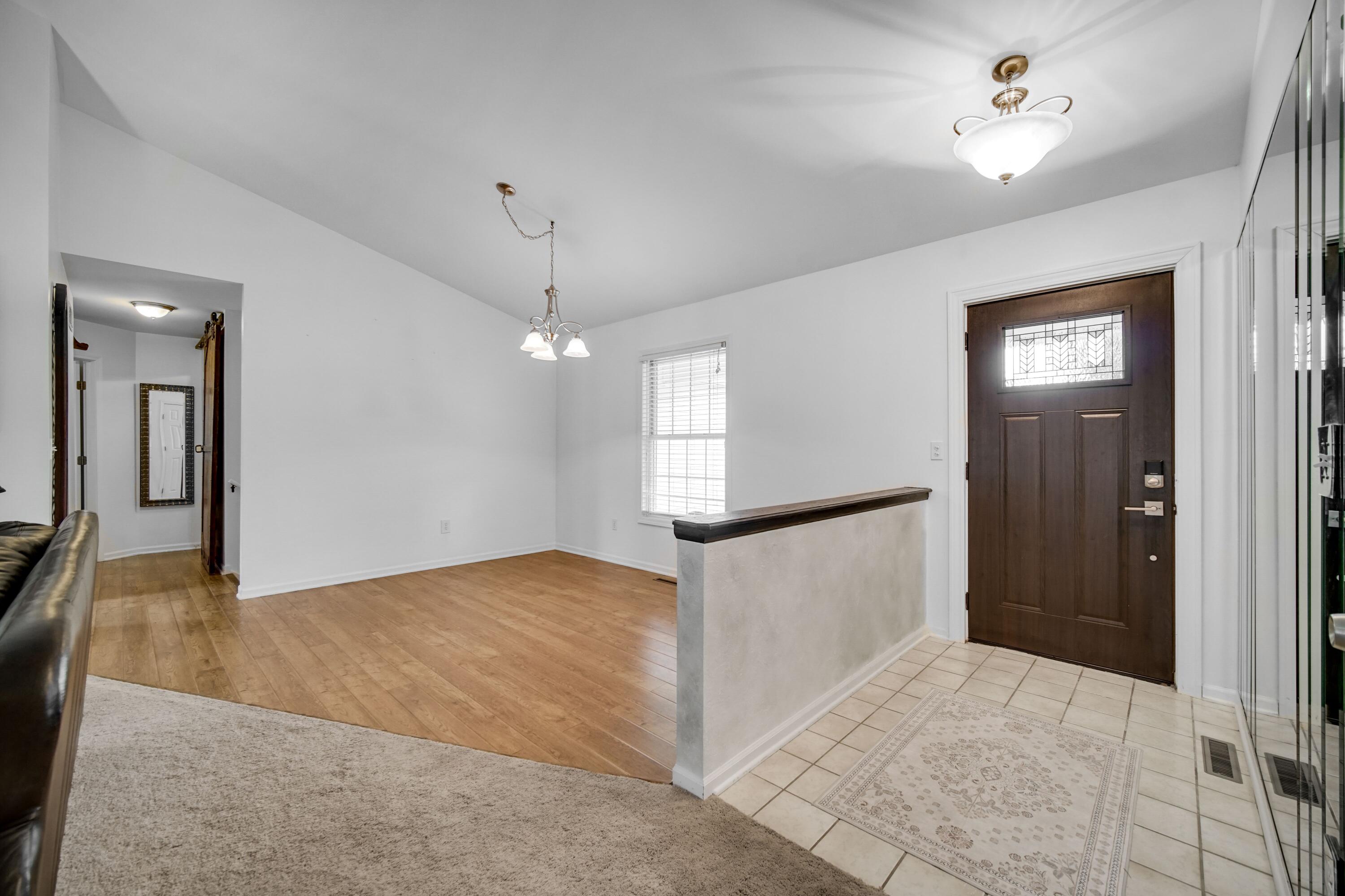 950 Port Circle Hobart, IN 46342 - Photo 2 of 23 3000x2000