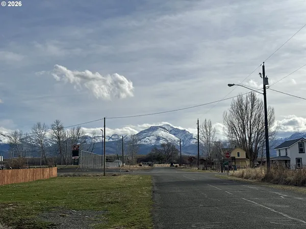 $289,000 | 917 South Hall Street, Prairie City, OR 97869
