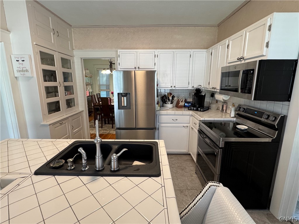 217 Bates Avenue Oneida, NY 13421 - Photo 8 of 39 Remodeled kitchen