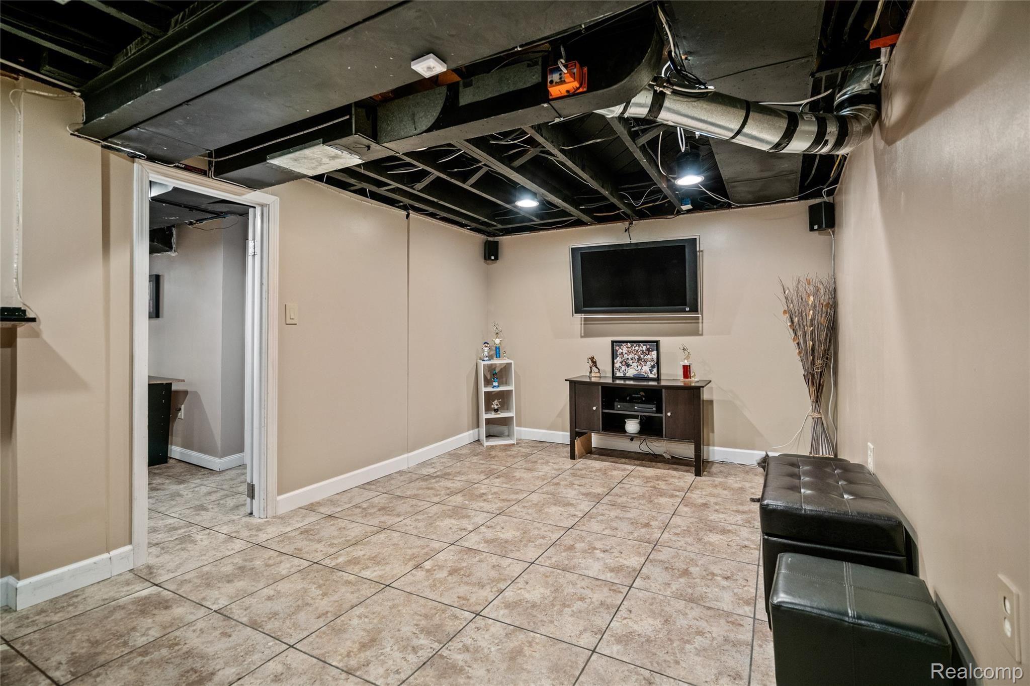 2447 Eastern Avenue Rochester, MI 48307 - Photo 27 of 41 Eastern-32.jpg