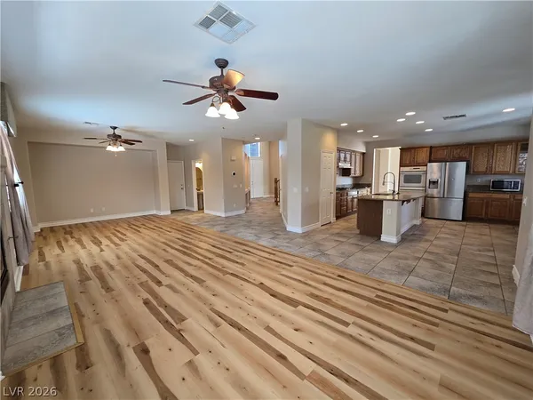 $3,500 | 8159 Owl Clan Court, Las Vegas, NV 89131