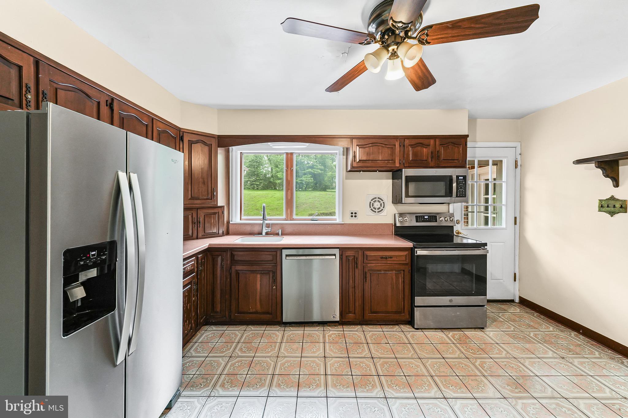 205 Plush Mill Road Wallingford, PA 19086 - Photo 16 of 40