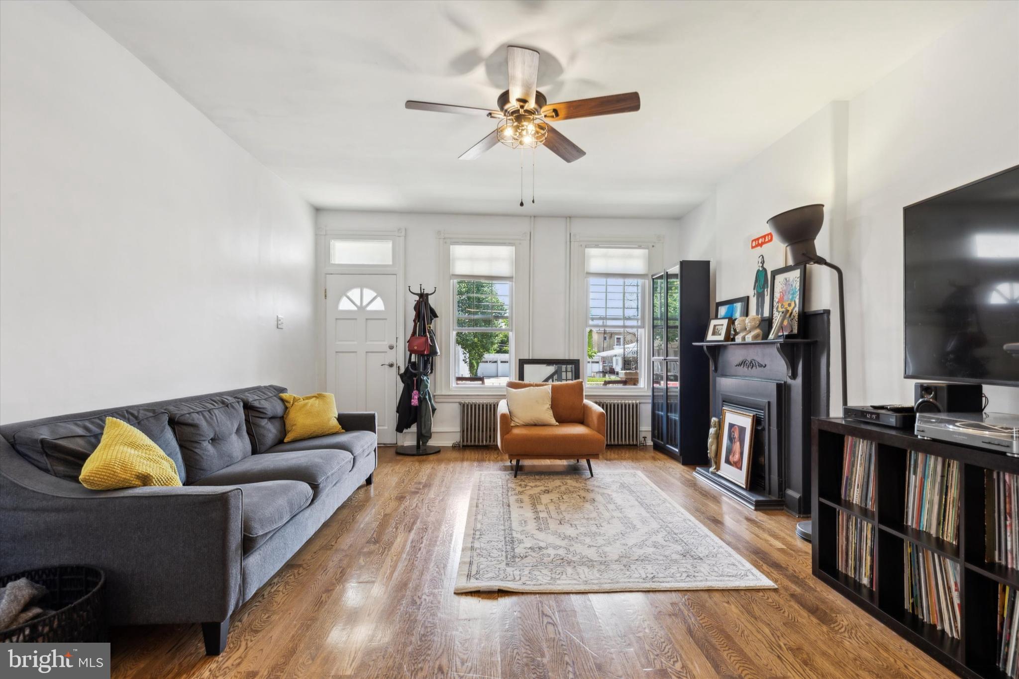 460 Martin Street Philadelphia, PA 19128 - Photo 3 of 15