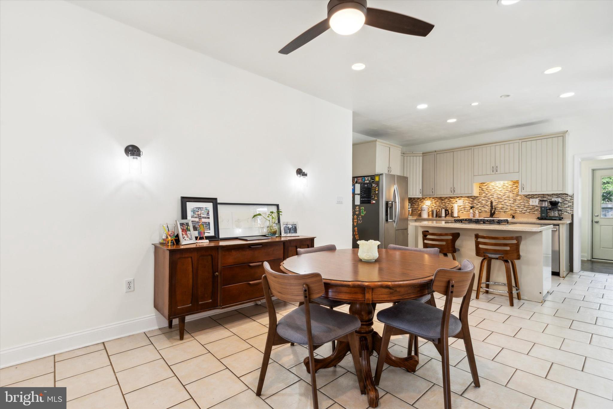 460 Martin Street Philadelphia, PA 19128 - Photo 4 of 15