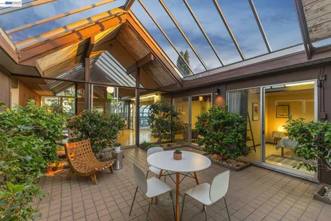 $1,250,000 | 8077 Shay Drive, Oakland, CA 94605