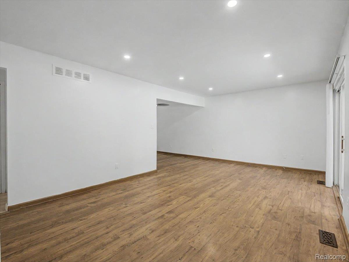 41957 Utica Road Sterling Heights, MI 48313 - Photo 9 of 43 21-022.jpg
