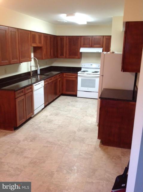 9308 Player Drive, Unit 156 Laurel, MD 20708 - Photo 2 of 22 Kitchen