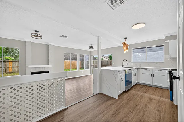 $2,100 | 12623 South Dairy Ashford Road, Houston, TX 77099