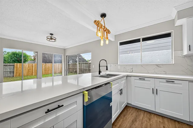 $2,100 | 12623 South Dairy Ashford Road, Houston, TX 77099