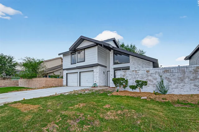 $2,100 | 12623 South Dairy Ashford Road, Houston, TX 77099