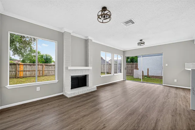 $2,100 | 12623 South Dairy Ashford Road, Houston, TX 77099